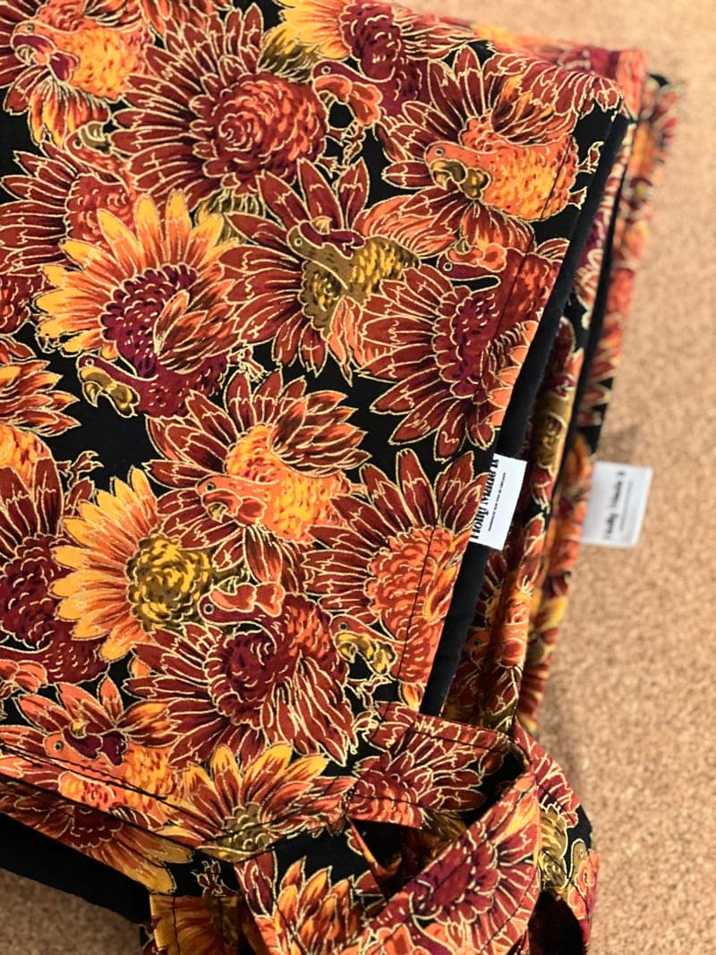 Festive Fowl Pie Holder alternate view